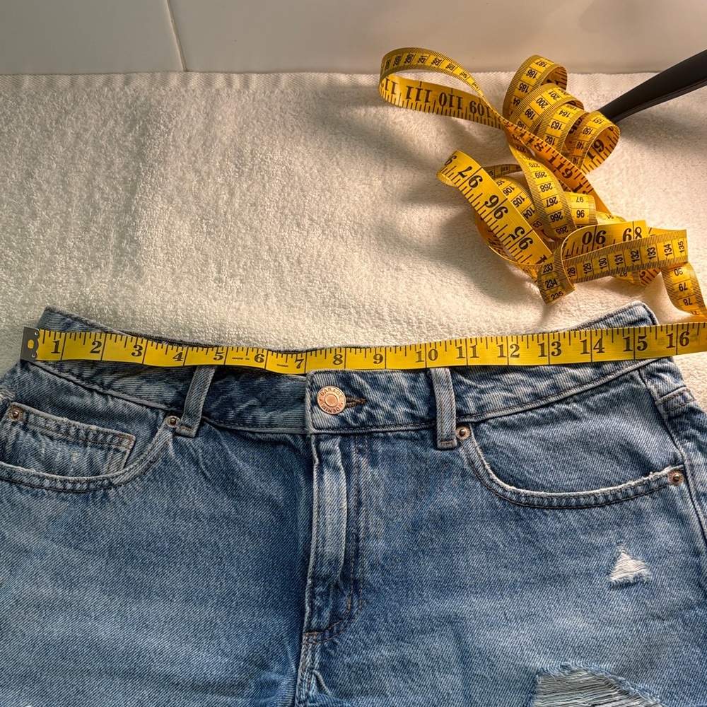 Garage Denim Low Rise Light Blue Distressed Frayed Jean Shorts 07/28 - Picture 4 of 6